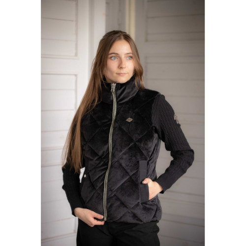 Vesta Reversibila Penelope Chouki 